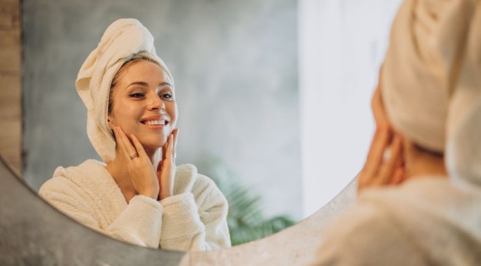 A rutin, ami felrobbantotta a TikTokot: így lesz ragyogóbb a bőröd mindössze 4 lépésben!